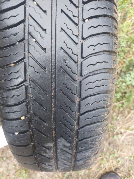 Vand cauciuri urgent