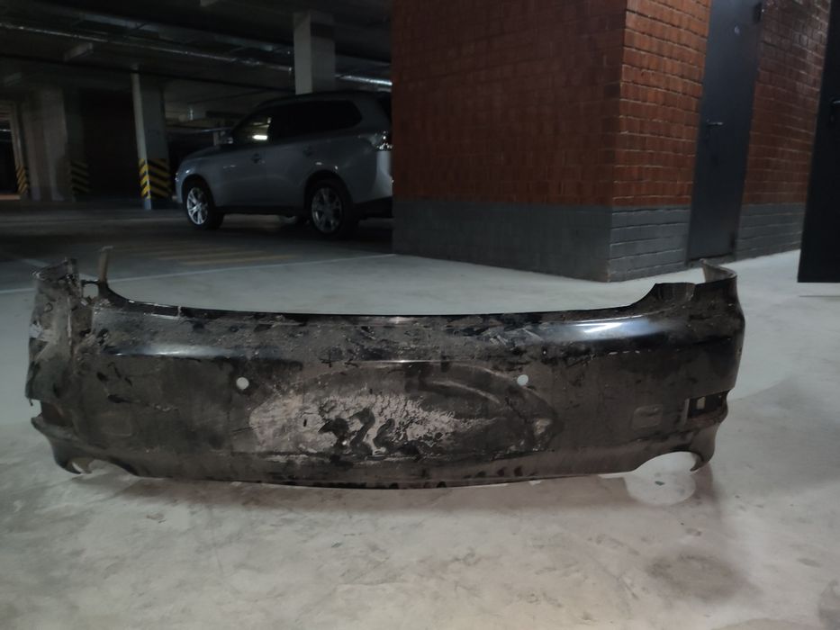 Продам б/у бампер lexus is 2011