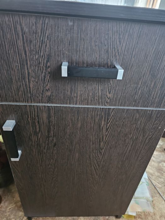 Письменный стол.