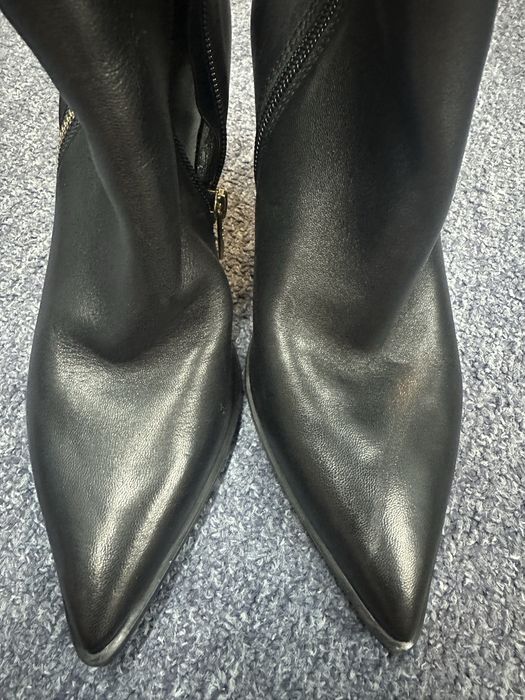 Botine Guess impecabile