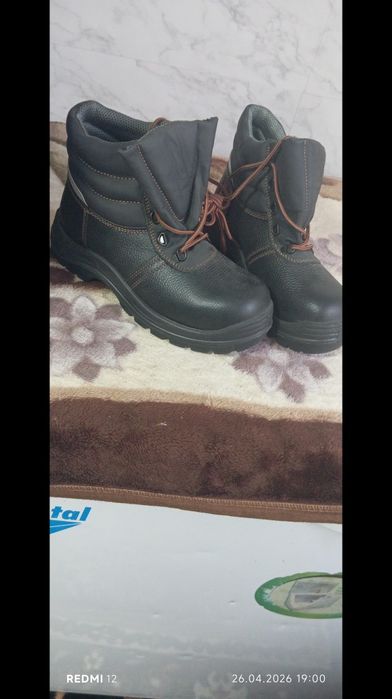 Продам спец обувь