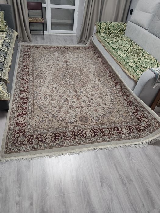 Продам ковер 2м х 3м