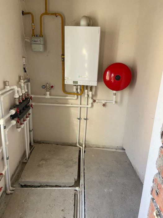 Сантехник с опытом работы.