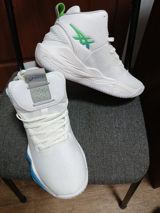 Кроссы новые мужкой