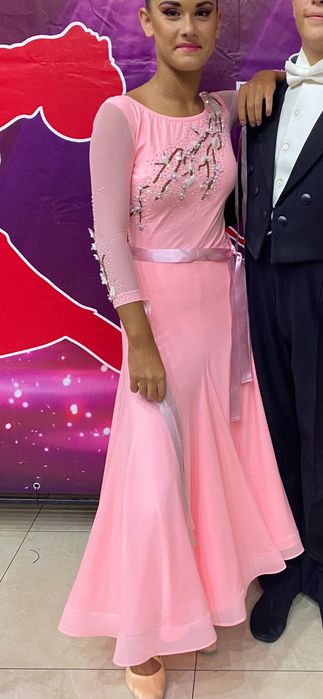 Рокля за стандартни танци