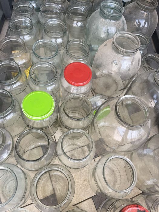Продаю банки стеклянные с крышки