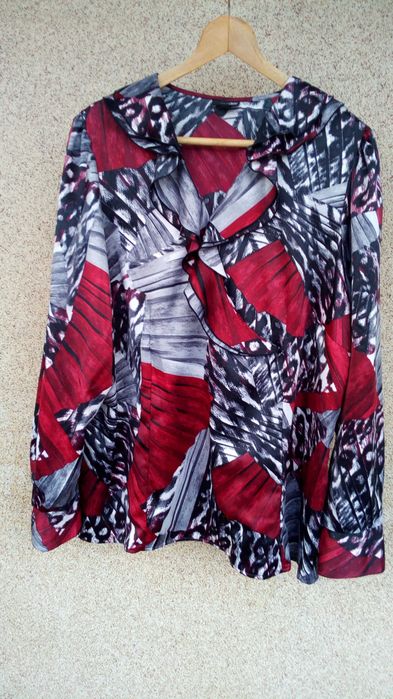 Стилни дамски туники ,блузи и ризи с къс и дълъг ръкав.