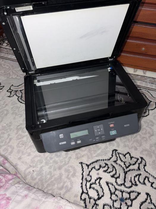 Epson M200 printer scaner kserokopiya holati ideal kam ishlatilgan
