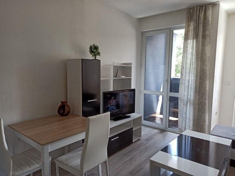 Дава се под наем Двустаен апартамент в София, Студентски град - 56 кв.м за 518.67 € - Снимка #2