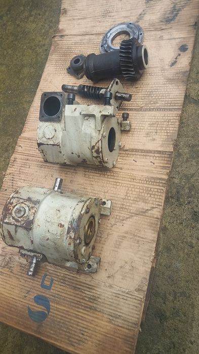 reductor raport 14 la 1 cu ax melcat și coroana