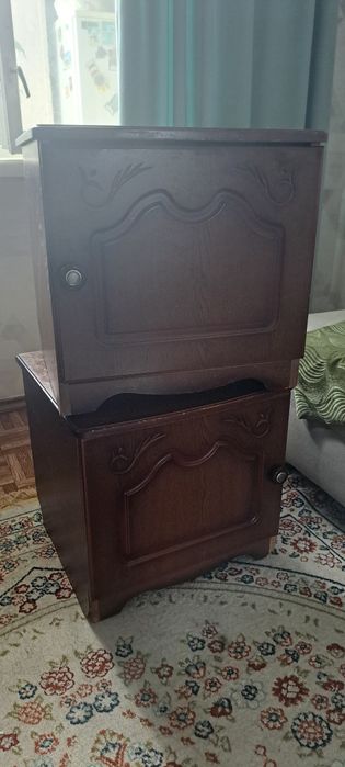 Шкаф гарнитур (две тумбочки, зеркало)