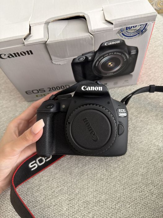 Продам Canon EOS 2000D