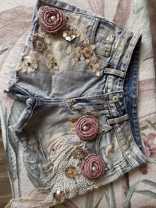 Ефектни дамски къси дънки