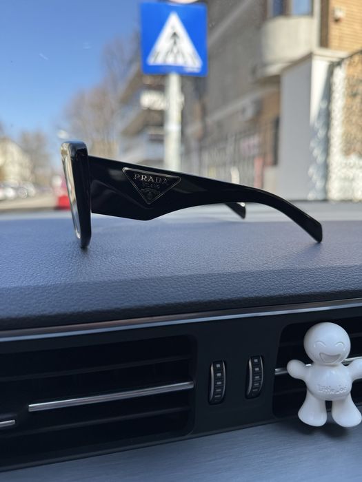 Ochelari Prada model PR14ZS 1AB09S