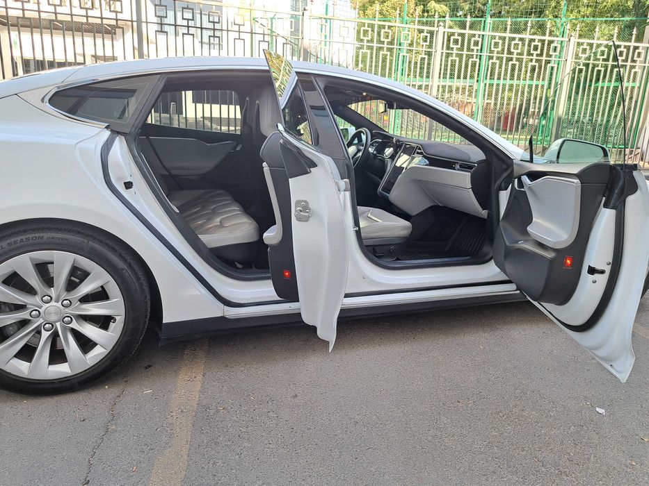 Tesla Model S 90D Dual Motor, 2016г. (USA)