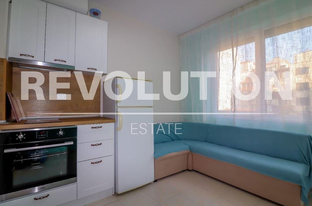 Дава се под наем Двустаен апартамент в Варна, Зимно кино Тракия - 50 кв.м за 425 € - Снимка #2