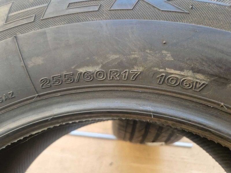 2 Bridgestone R17 255/60 
нови летни гуми
DOT3018