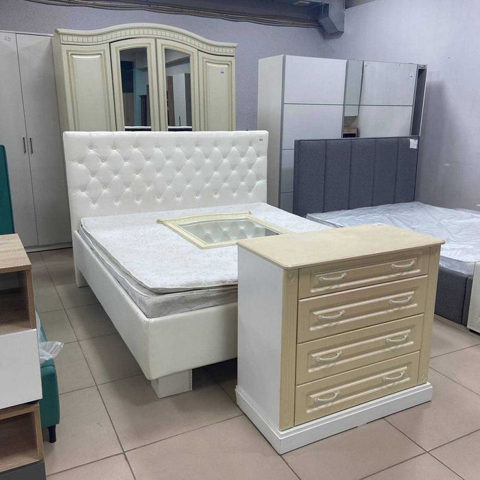 Спальный гарнитур БУ (Кровать с матрасом Шкаф Комод Зеркало) Доставка!