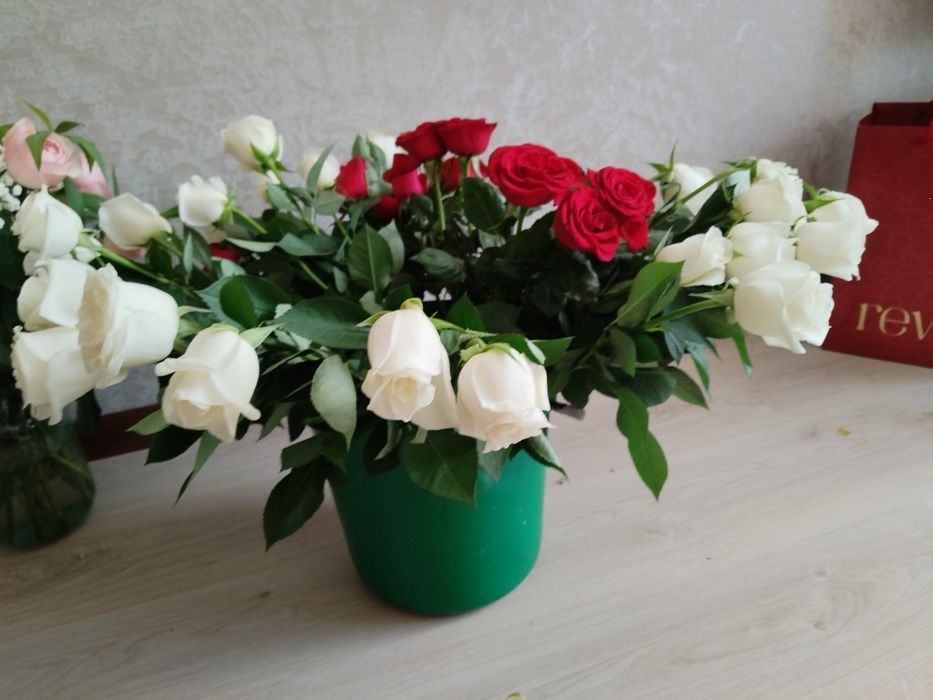 Цветы розы подарок