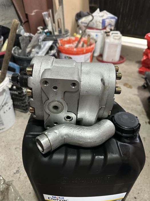 Pompa hidraulica u650