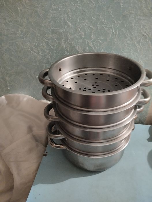 Не большая мантоварка