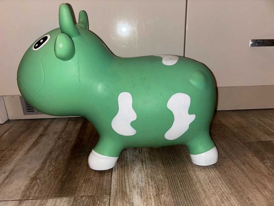 Играчка за скачане "Кравичката Бела" и количка за кукли