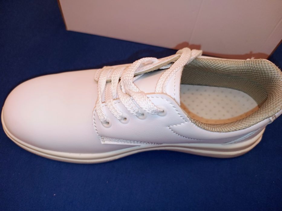 Bocanci și pantofi protecție