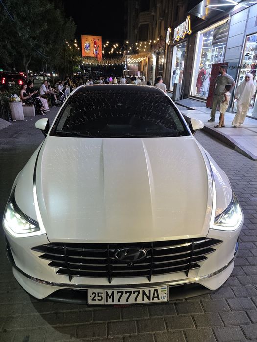 Hyundai sonata..