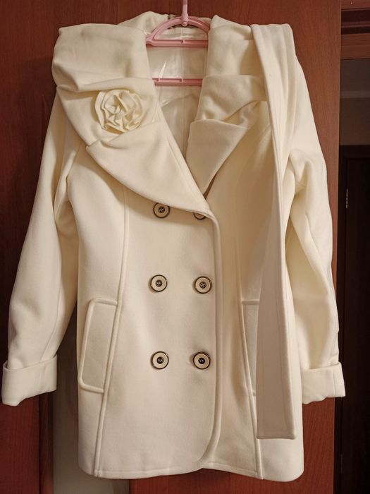 Полупальто новое