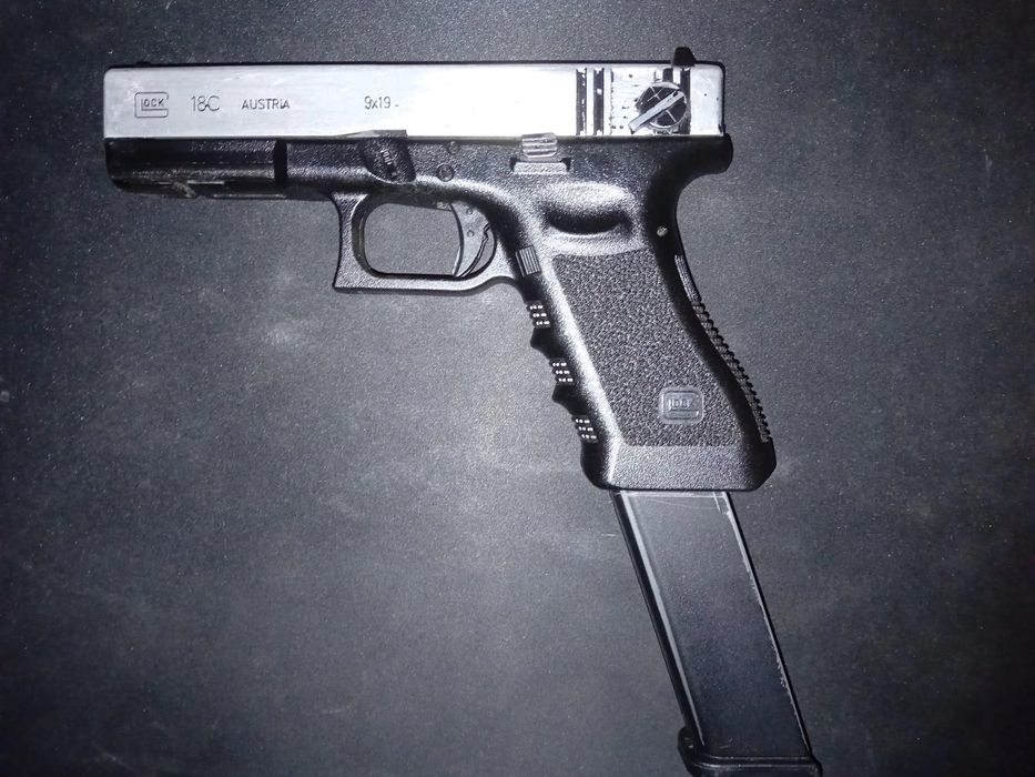 Glock 18C Airsoft + удължен пълнител