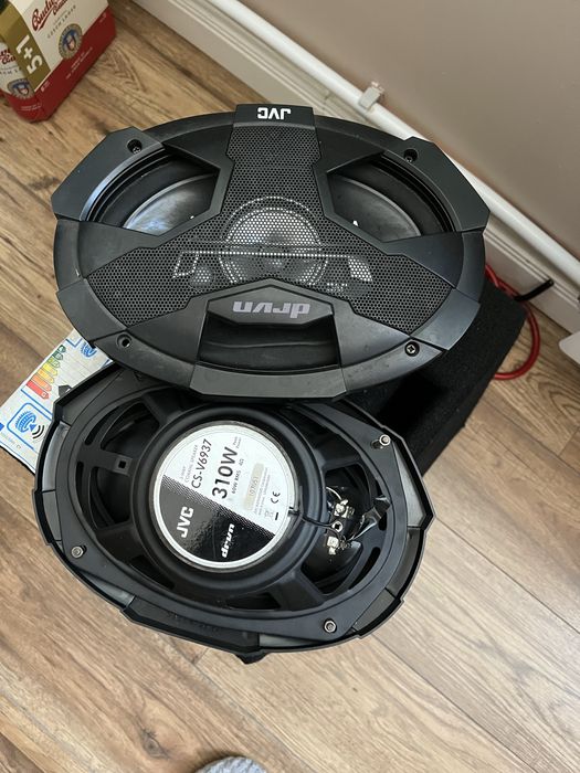 Бас каса Renegade RX 1000A + две JVC CS V6938 колони за автомобил