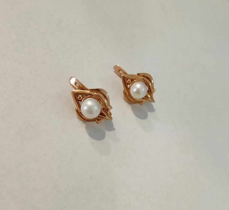 Продам золотые серьги с жемчугом. СССР 583 пробы