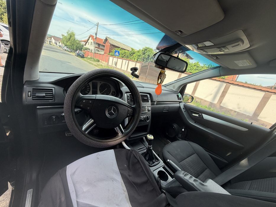 Vand Mercedes B200