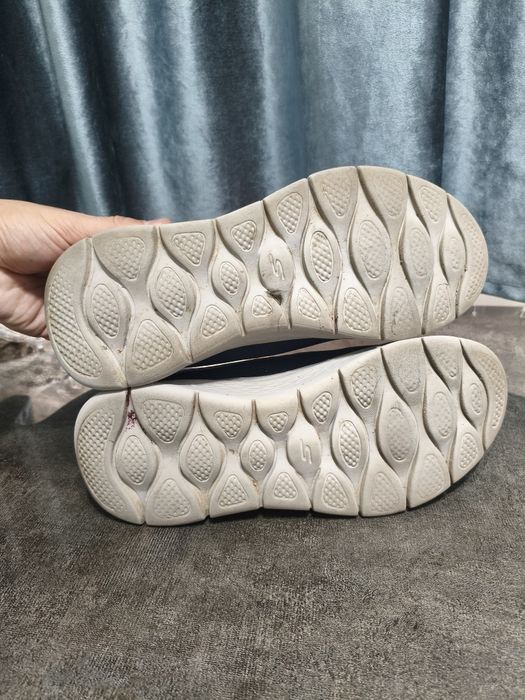 Оригинальные кроссовки Skechers