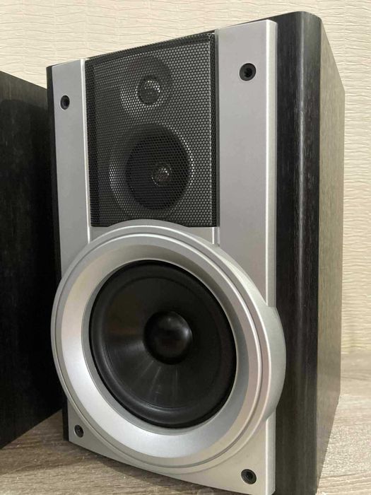 AIWA SX-NH3 bookshelf speakers