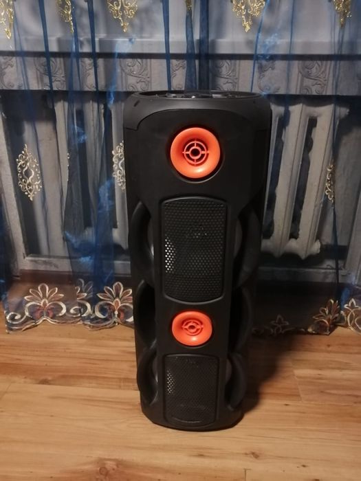 Продам Портативная колонка.