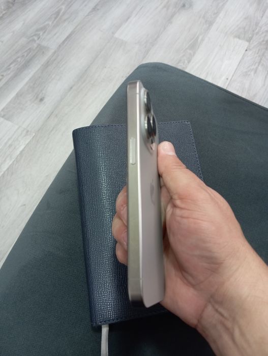 Iphone 15 pro идел 128 гб ёмкост 82 очилмаган, қирилмаган, уста кўрмаг