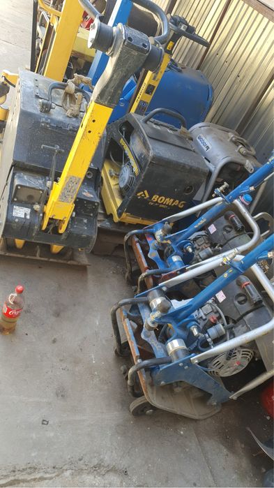 Inchiriez cilindru compactor