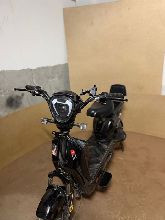 продам электроскутер Sk8