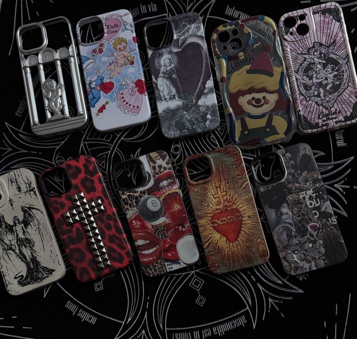 Продам чехлы на iPhone 13.