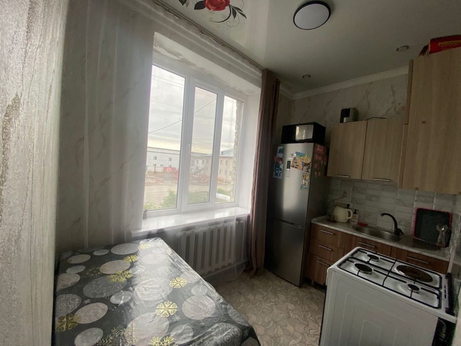 Продам квартиру 3 комн на кожзаводе 1мкрн
