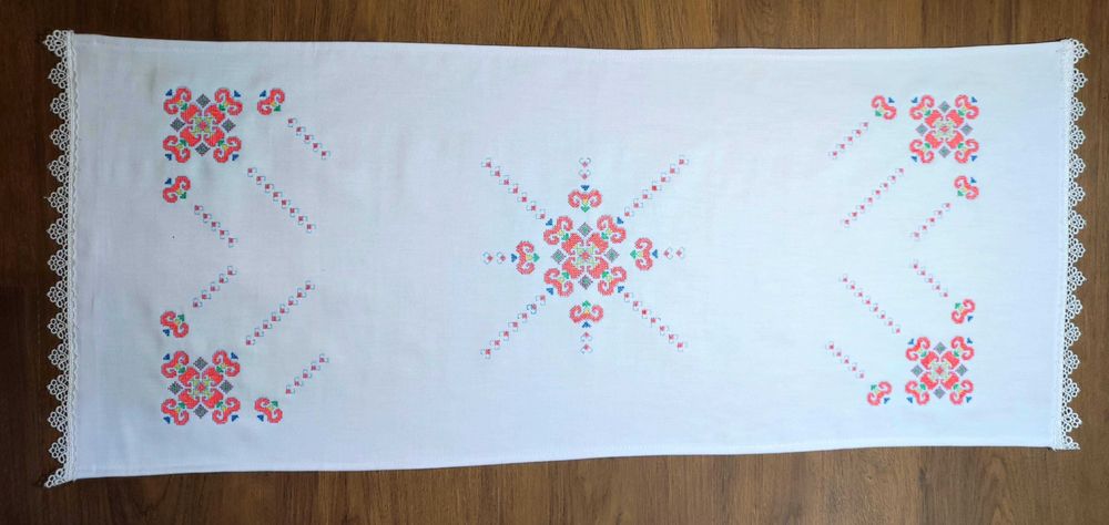 бродиран тишлайфер с българска шевица