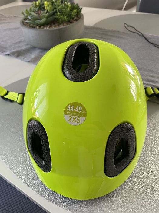 Продавам Детска каска