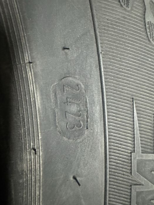 Продам шины в отличном состояний