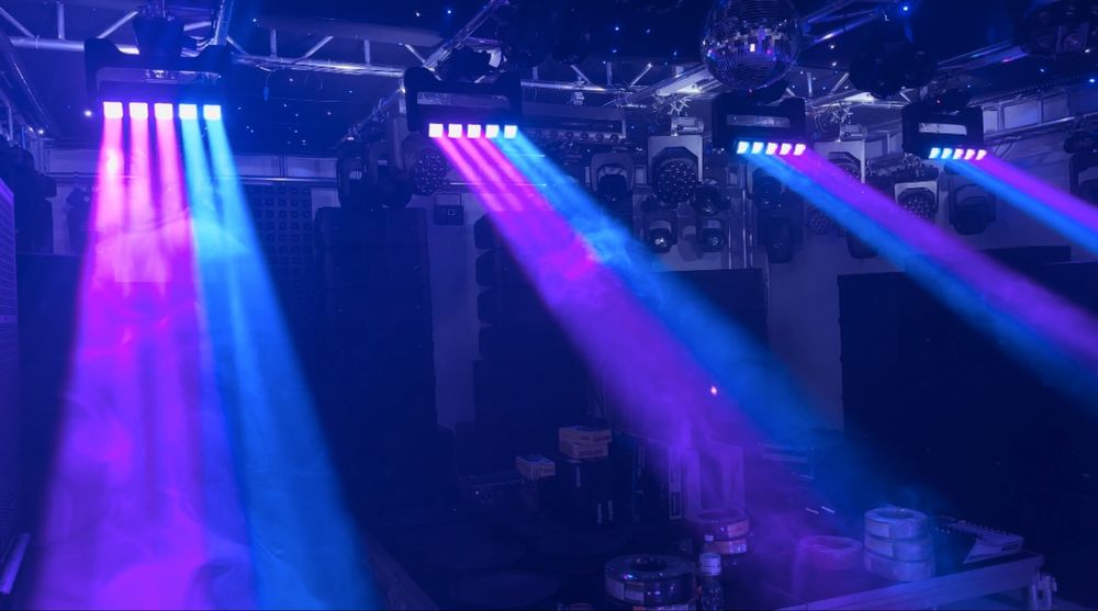 Свето-музыковая аппаратура