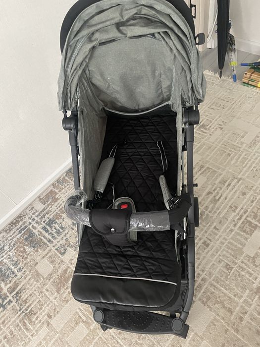 Продам прогулочную коляску.