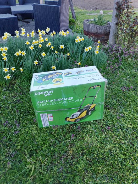 Акумулаторна косачка Нова