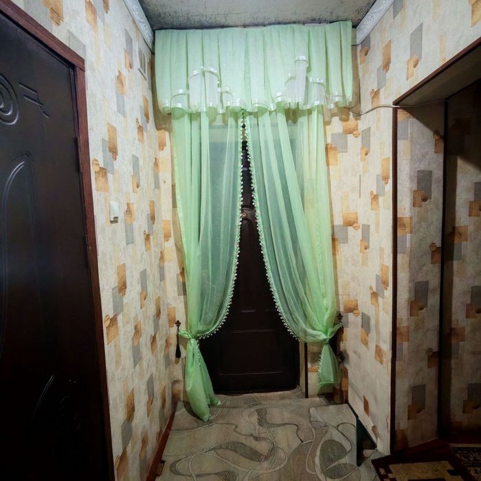 4 etajli dom 4 etajida 2 xonali uy