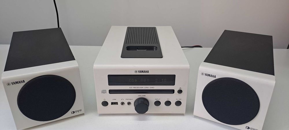 Yamaha CRX 040 minisistem stereo CD USB compact sistem cu boxe muzica