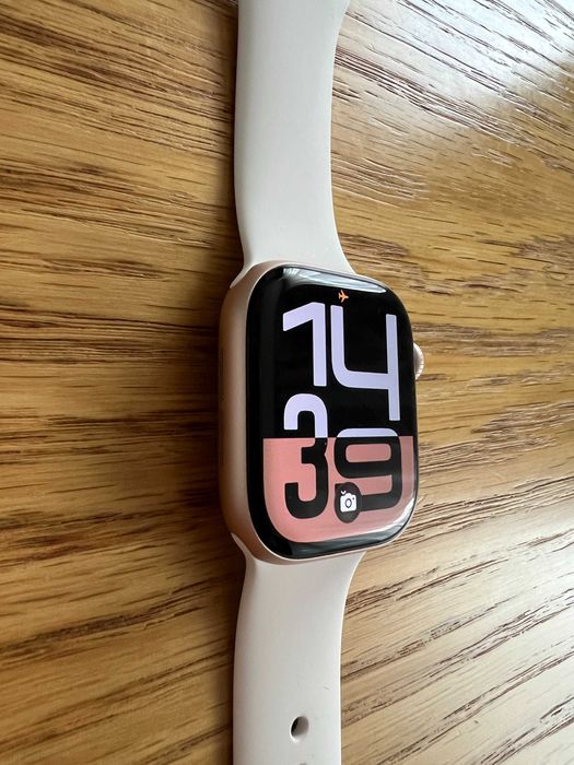 Apple Watch Series 10, GPS, Rose Gold Aluminium 42mm, NOU